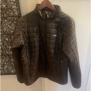 Men’s Patagonia Nano puff jacket. Size Medium.